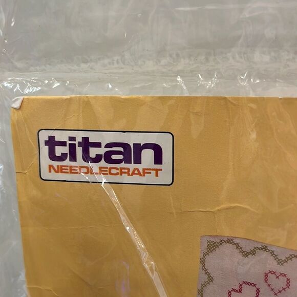 Titan Needlecraft -Peek-A Pals-Kitty Cross Stitch Quit - size 32” x 42” - Picture 5 of 7